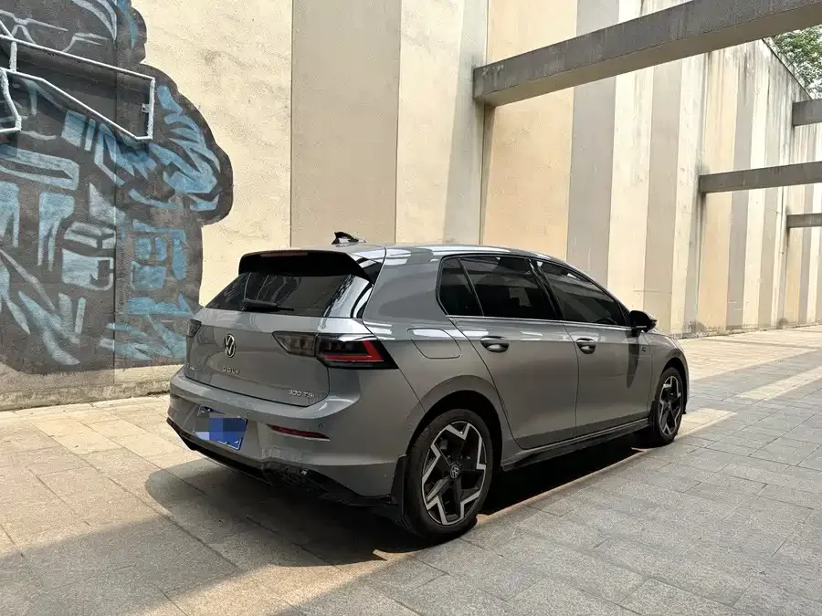 Volkswagen golf Golf 2025 300TSI R-Line 2025 — миниатюра 3