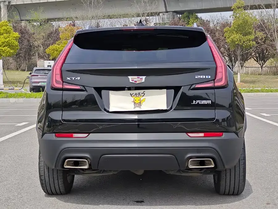Cadillac XT4 2022 28T two-wheel drive fashion model 2022 — миниатюра 2