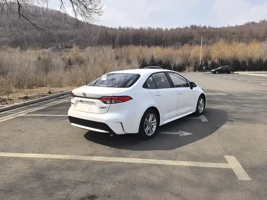 Toyota Levin 2023 Levin TNGA 1.5L CVT Progressive Edition 2022 — миниатюра 5