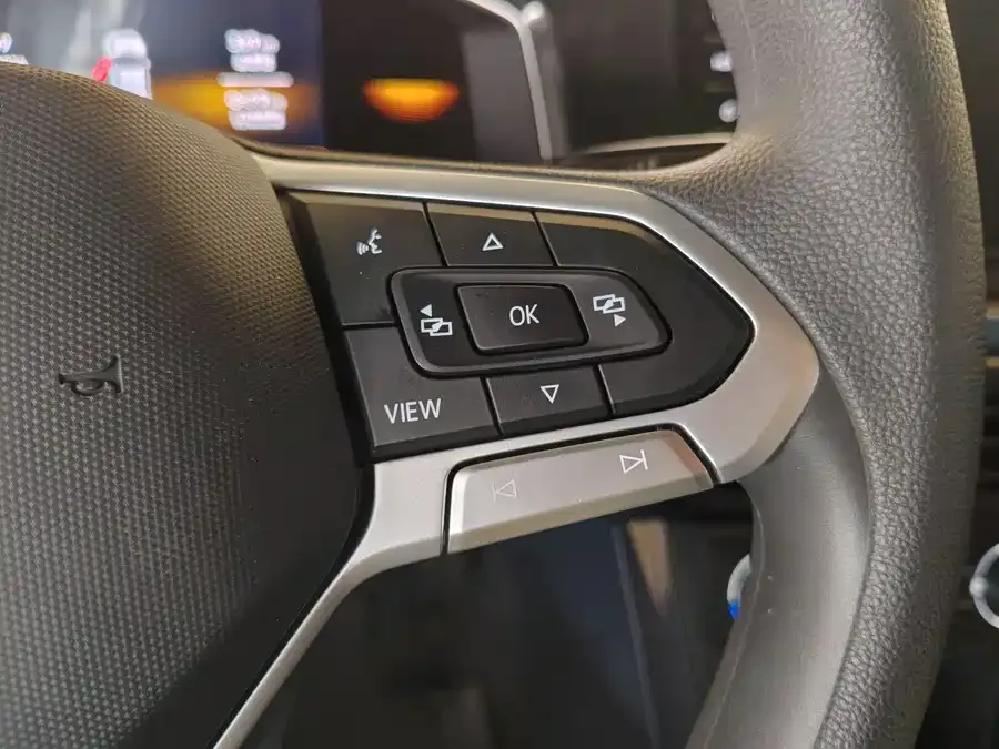 Volkswagen Lavida Lavida 2025 New 1.5L Outstanding New Desire Edition 2024 — миниатюра 4
