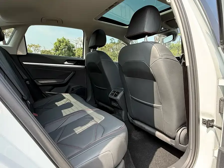 Volkswagen Lavida Lavida 2024 300TSI DSG Starry Sky Leading Edition 2024 — миниатюра 3