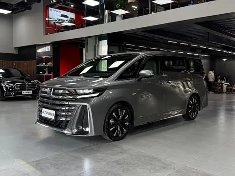 Toyota Crown Vellfire 2025 купить в Москве