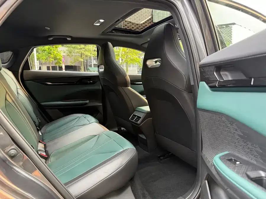 Changan UNI-V Smart Electric iDD Changan UNI-V iDD 2024 Blue Whale iDD 136km Smart Cool 2025 — миниатюра 5