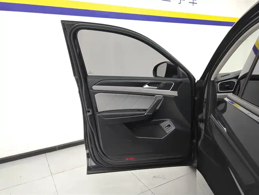 Volkswagen Tayron Tanyue 2023 330TSI 2WD Luxury Plus Advanced Edition 2023 — миниатюра 4
