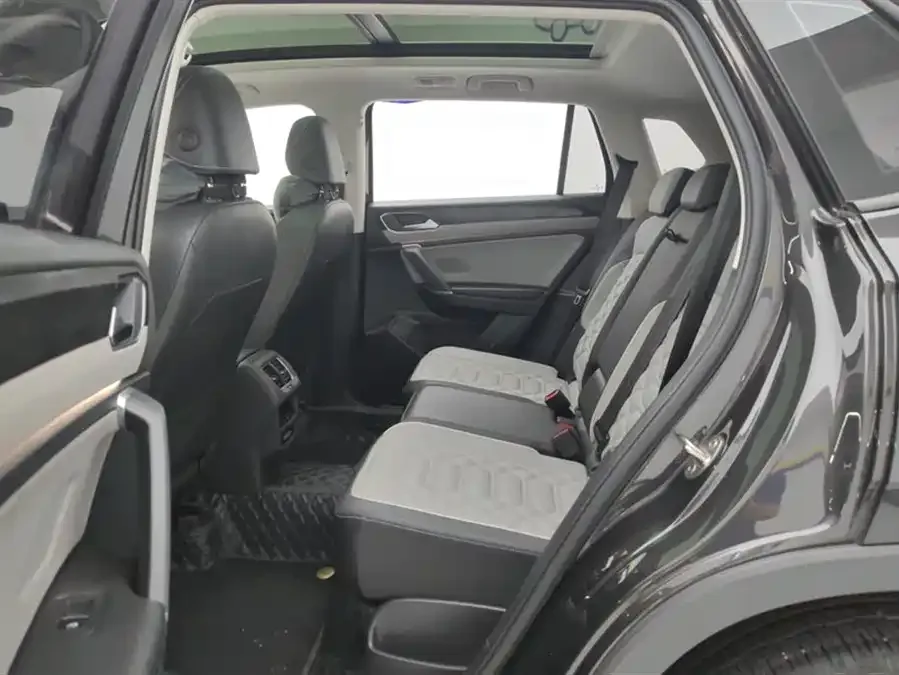 Volkswagen Tayron Tanyue 2023 330TSI 2WD Luxury Plus Advanced Edition 2023 — миниатюра 5