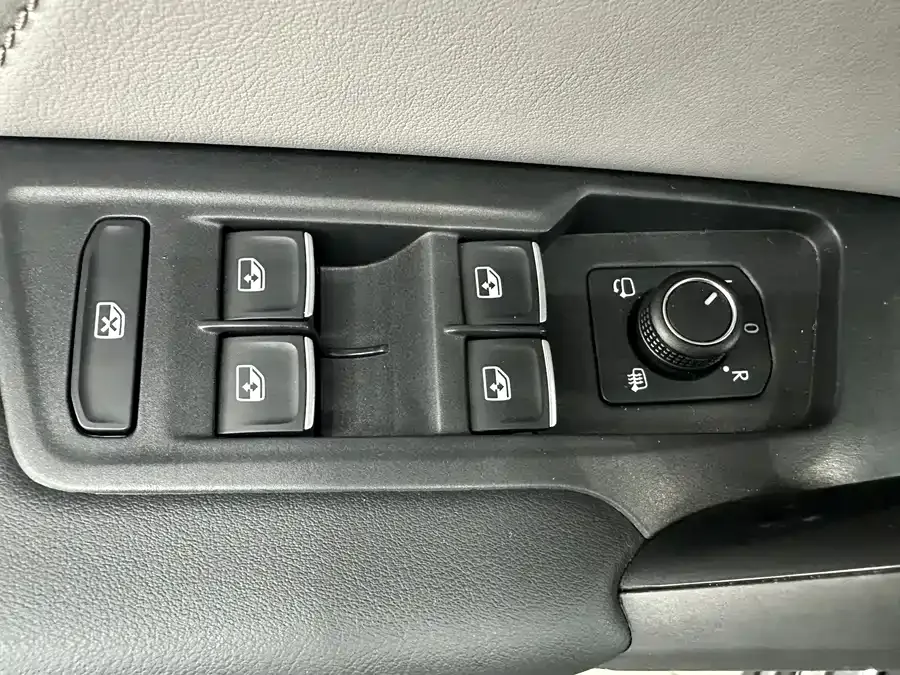 Volkswagen Tayron Tanyue 2023 280TSI 2WD Luxury Plus Advanced Edition 2023 — миниатюра 5