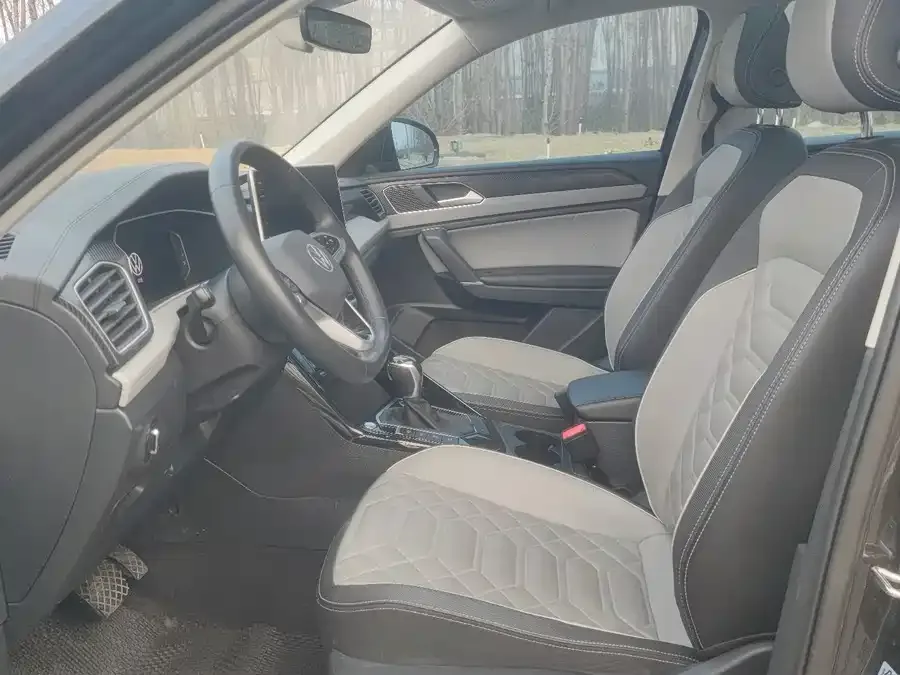Volkswagen Tayron Tanyue 2023 330TSI 2WD Luxury Plus Advanced Edition 2023 — миниатюра 2