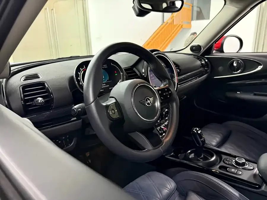 MINI CLUBMAN MINI CLUBMAN 2023 1.5T COOPER Connoisseur 2023 — миниатюра 5