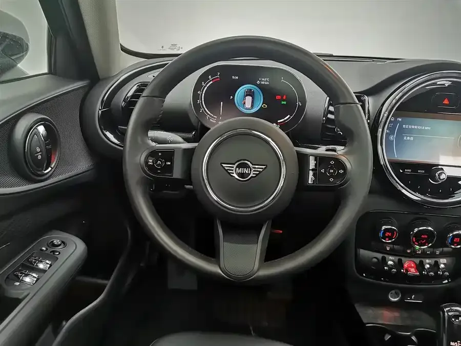MINI CLUBMAN MINI CLUBMAN 2023 1.5T COOPER Classic 2023 — миниатюра 5