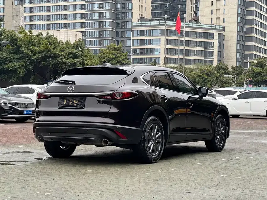 Mazda CX-4 2021 2.0L Automatic 2WD Blue Sky Vitality Edition 2023 — миниатюра 2