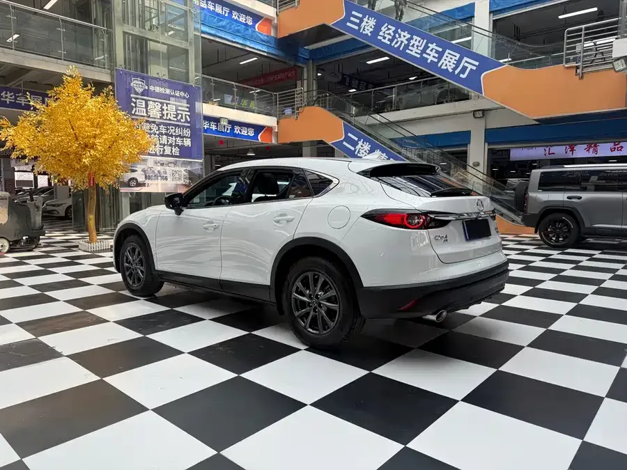 Mazda CX-4 2021 2.0L Automatic 2WD Blue Sky Explorer Edition 2023 — миниатюра 4