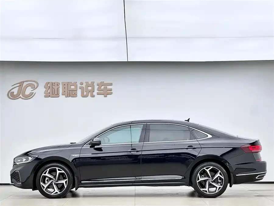 Volkswagen Passat Passat 2023 facelift 330TSI Star Elite Edition 2023 — миниатюра 3