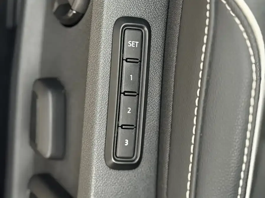 Volkswagen Passat Passat 2022 330TSI Starry Sky Deluxe Edition 2022 — миниатюра 4