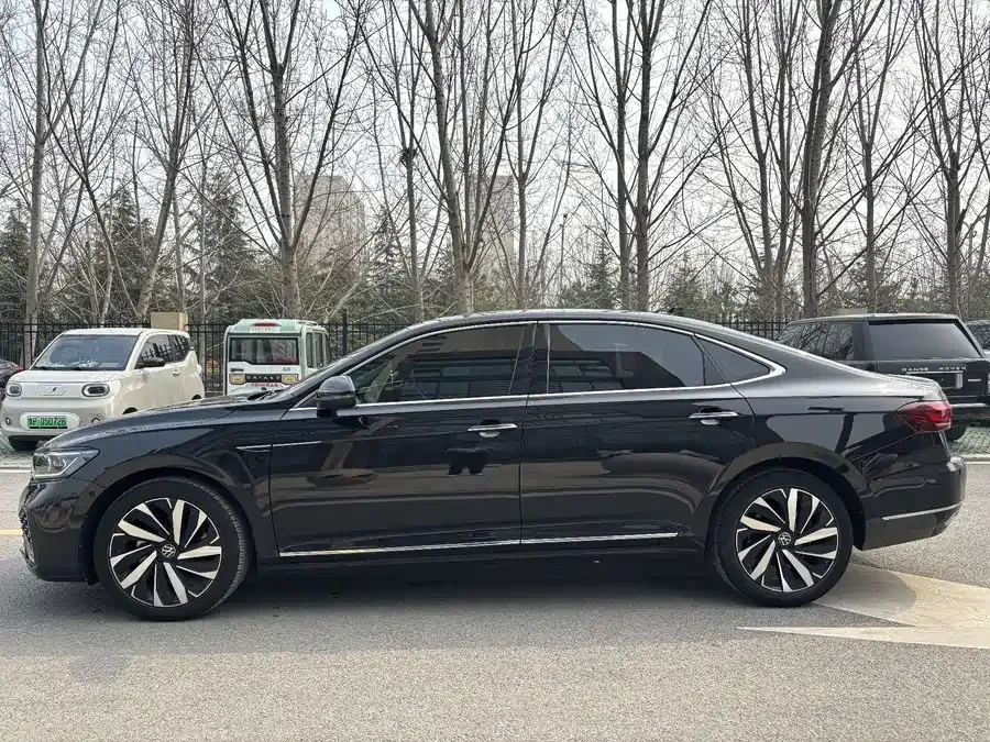 Volkswagen Passat Passat 2022 330TSI Starry Sky Deluxe Edition 2022 — миниатюра 3