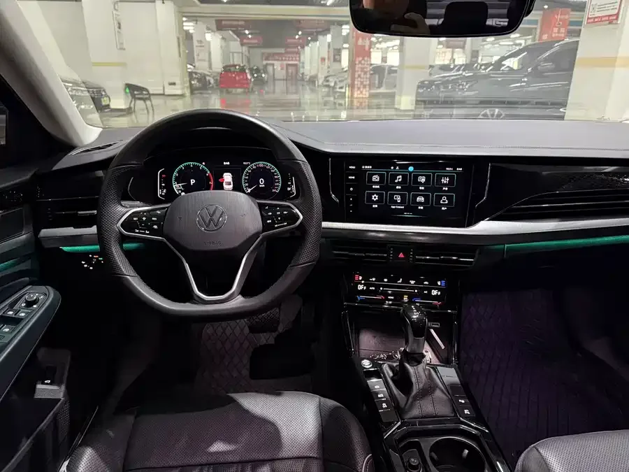 Volkswagen Passat Passat 2023 330TSI Deluxe Edition 2023 — миниатюра 2