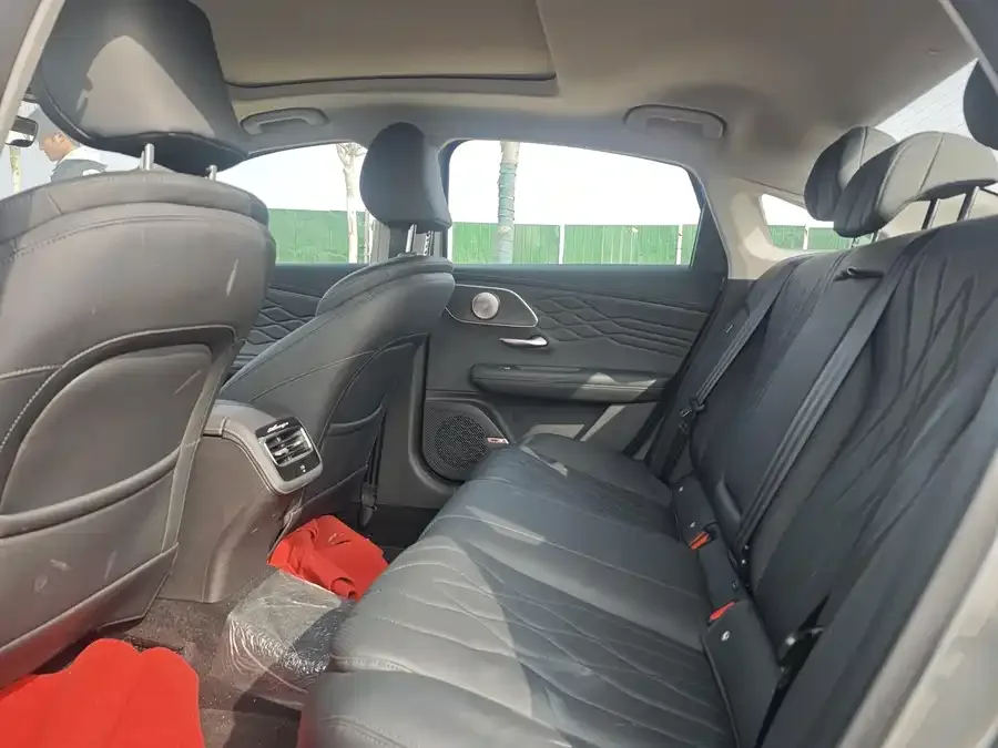 Chery Arrizo 8 PRO Chery Arrizo 8 PRO 2025 1.6T DCT Luxury+ 2026 — миниатюра 2