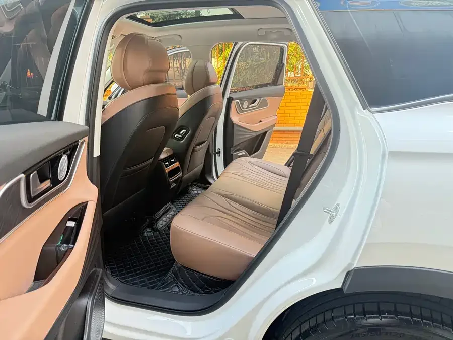 Chery Tiggo 8L Tiggo 8L 2024 2.0T 2WD Luxury Edition 5 Seaters 2025 — миниатюра 2