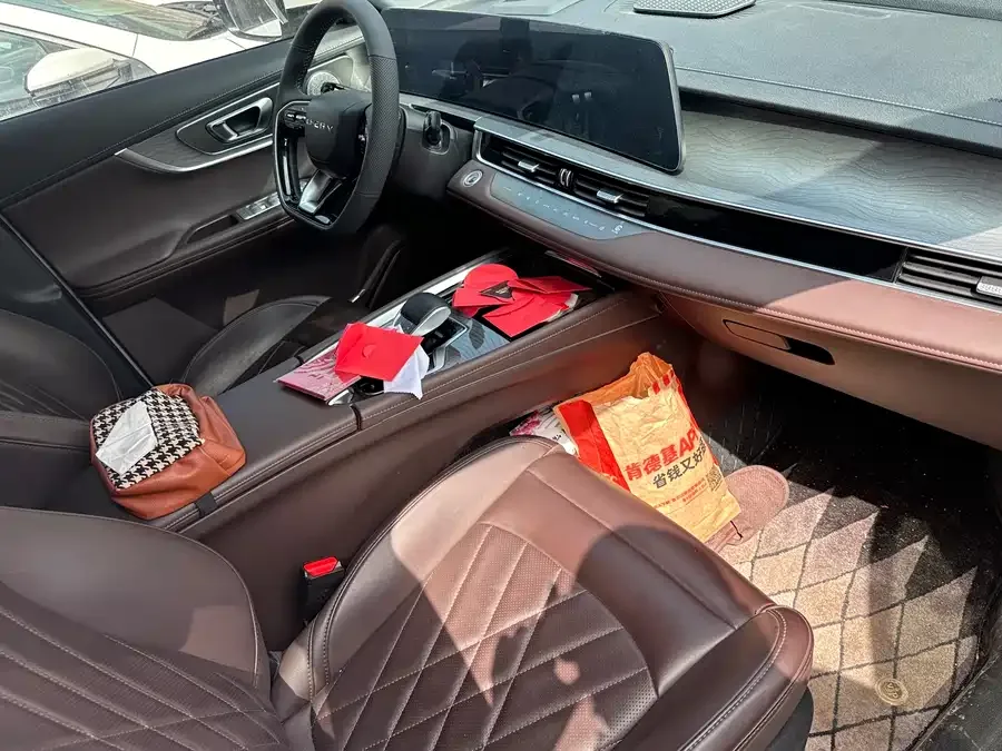 Chery Tiggo 8 PRO Tiggo 8 PRO 2024 Champion Edition 390T 2WD Peak Edition 7 seats 2023 — миниатюра 2