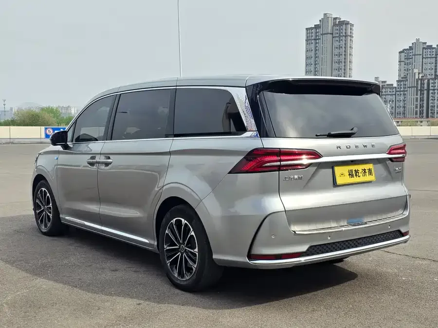 Roewe iMAX8 Roewe iMAX8 2022 400TGI Gathering Edition 2022 — миниатюра 3