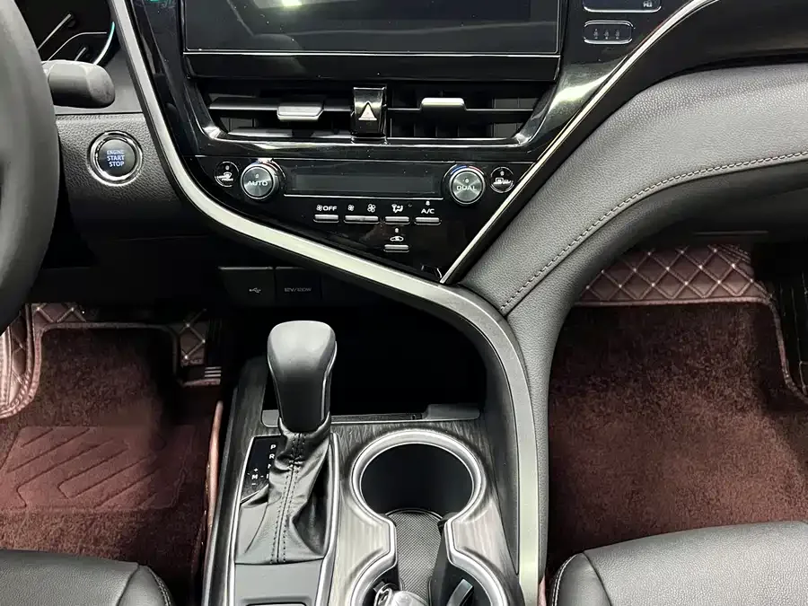 Toyota Camry Camry 2023 2.0G Deluxe Edition 2023 — миниатюра 5