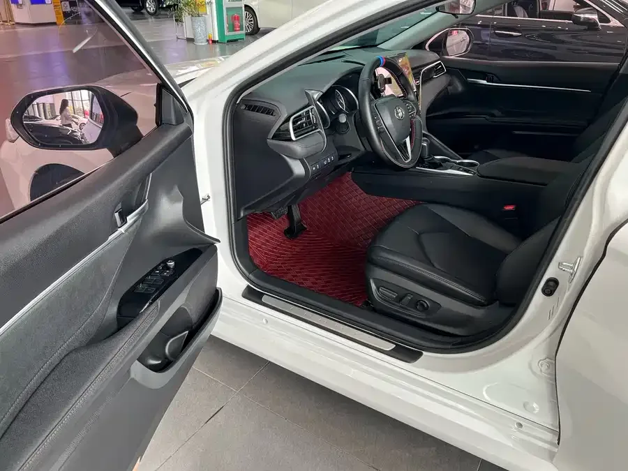 Toyota Camry Camry 2021 2.0G Deluxe Edition 2022 — миниатюра 2