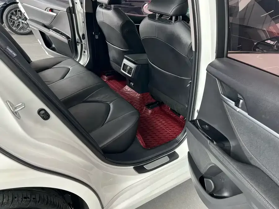 Toyota Camry Camry 2021 2.0G Deluxe Edition 2022 — миниатюра 4