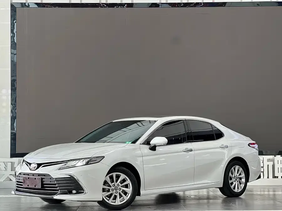 Toyota Camry Camry 2021 2.0G Deluxe Edition 2022 — фото 1, купить с доставкой в Москву