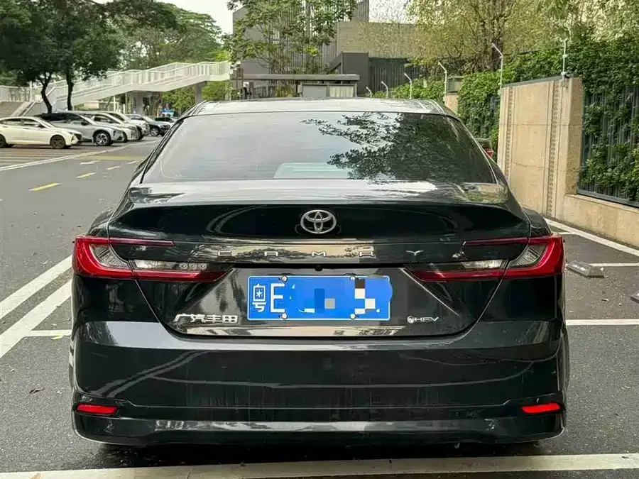 Toyota Camry Camry 2024 Hybrid 2.0HE Elite Edition 2024 — миниатюра 2
