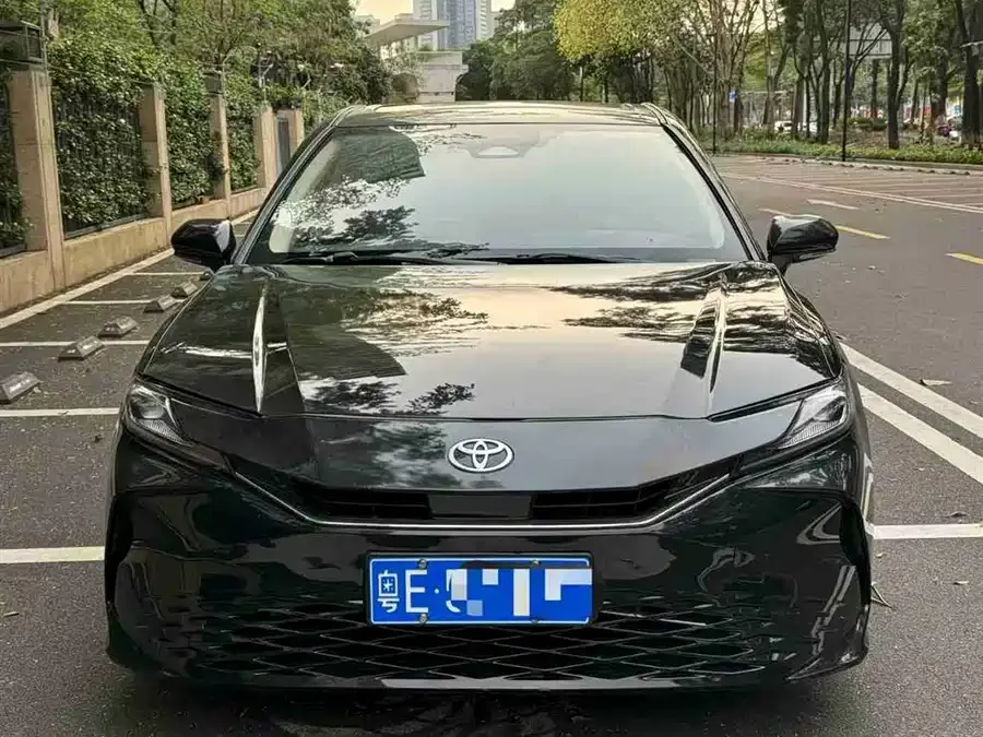 Toyota Camry Camry 2024 Hybrid 2.0HE Elite Edition 2024 — фото 1, купить с доставкой в Москву