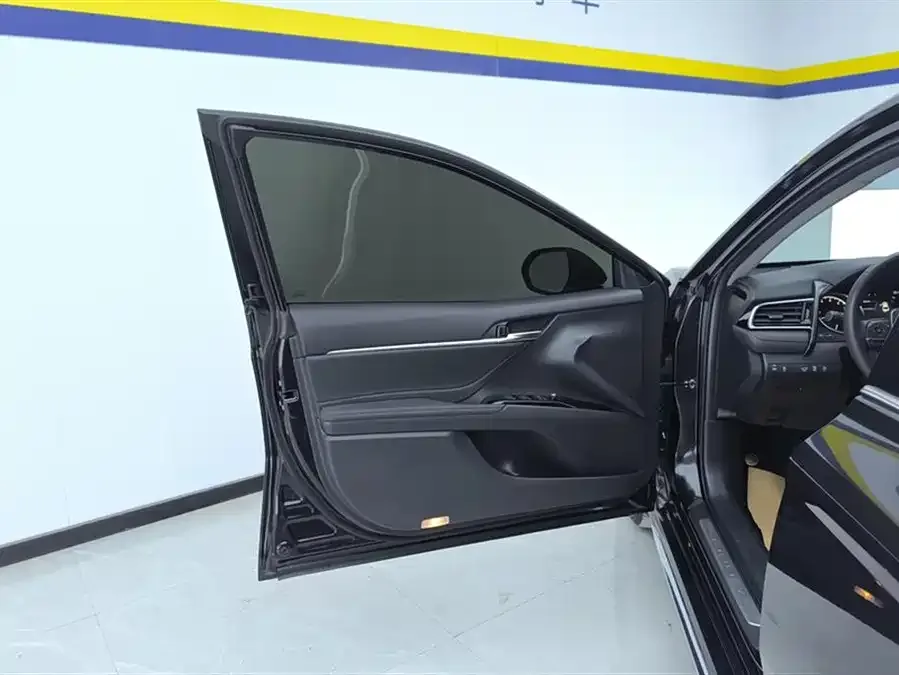 Toyota Camry Camry 2023 2.0G Deluxe Edition 2023 — миниатюра 4