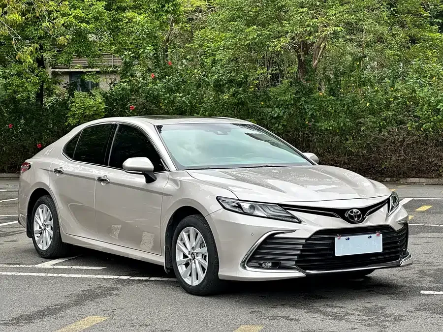 Toyota Camry Camry 2021 2.0G Deluxe Edition 2022 — миниатюра 3