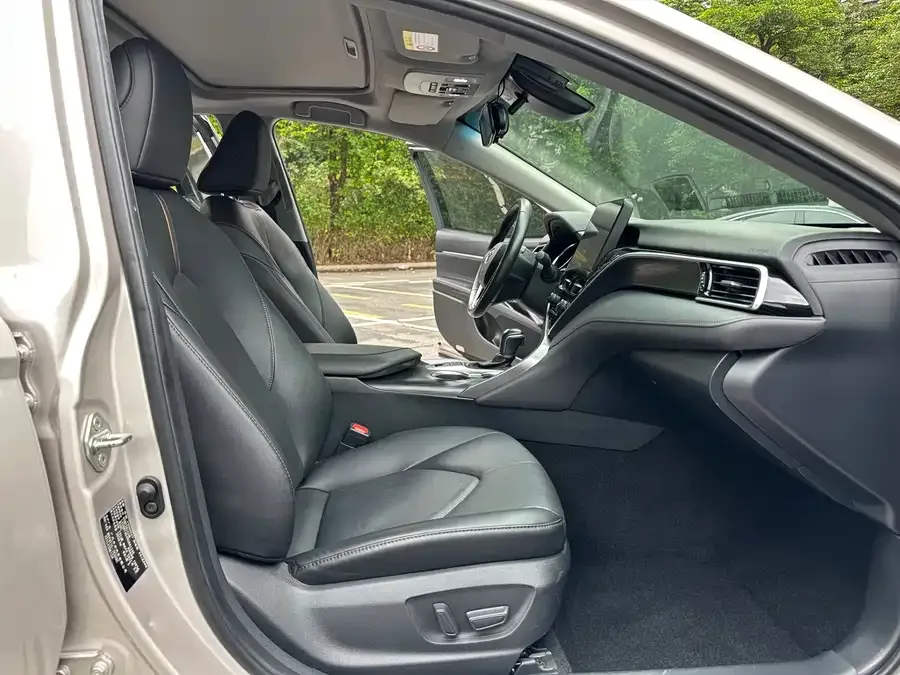 Toyota Camry Camry 2021 2.0G Deluxe Edition 2022 — миниатюра 5
