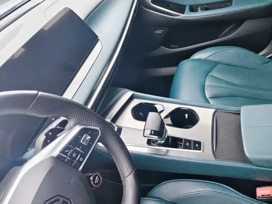 MG 7 MG7 2023 2.0T Automatic Beauty Hunter Premium Edition 2023 — миниатюра 2