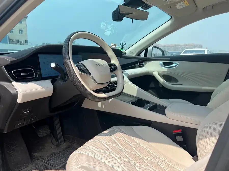 Roewe D7 Roewe D7 2023 DMH 125km Excellence Edition 2023 — миниатюра 2