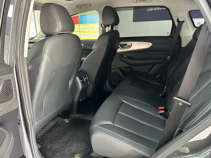 Roewe RX5 Roewe RX5 2025 PLUS 330TGI Automatic Trendsetting Smart Edition 2025 — миниатюра 2