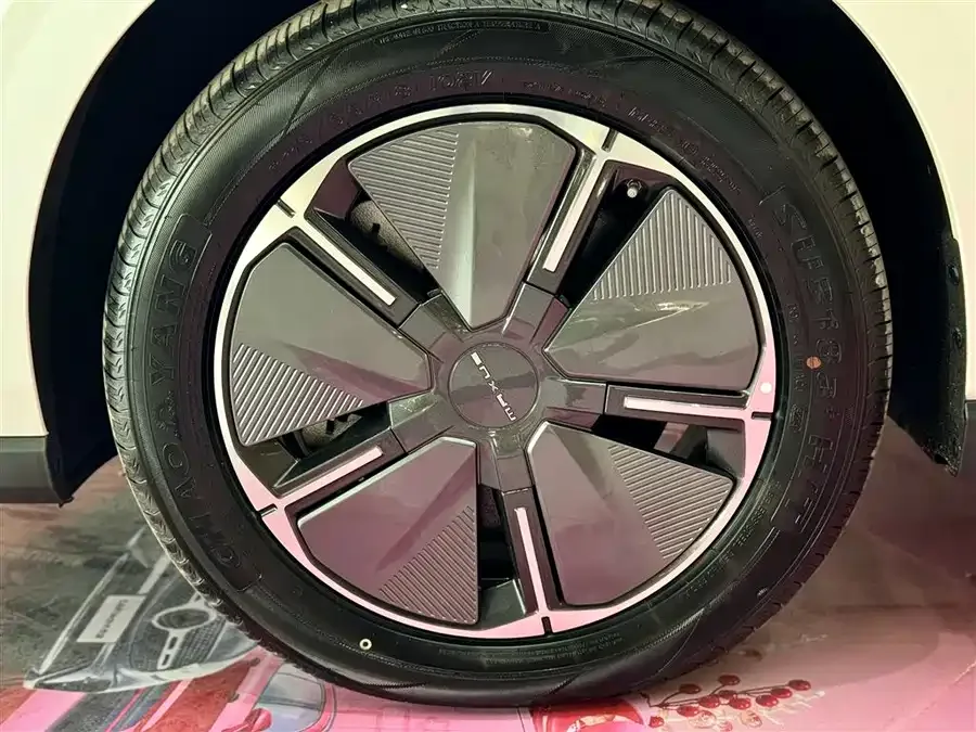 Maxus Dajia 7 Dajia 7 2024 facelift super hybrid long-range version Yuexiang version 2025 — миниатюра 5