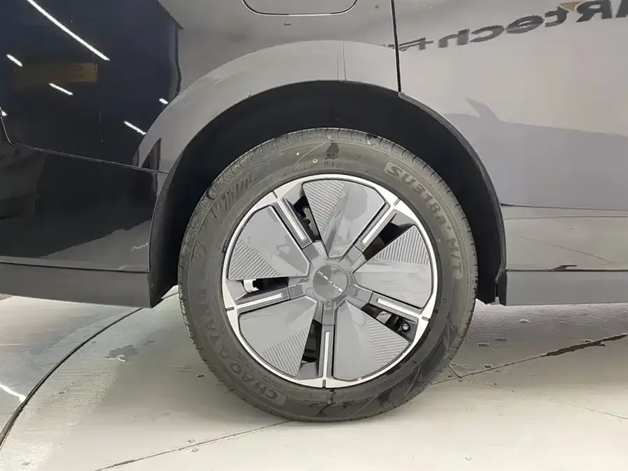 Maxus Dajia 7 Dajia 7 2024 facelift super hybrid long-range version Yuexiang version 2025 — миниатюра 5