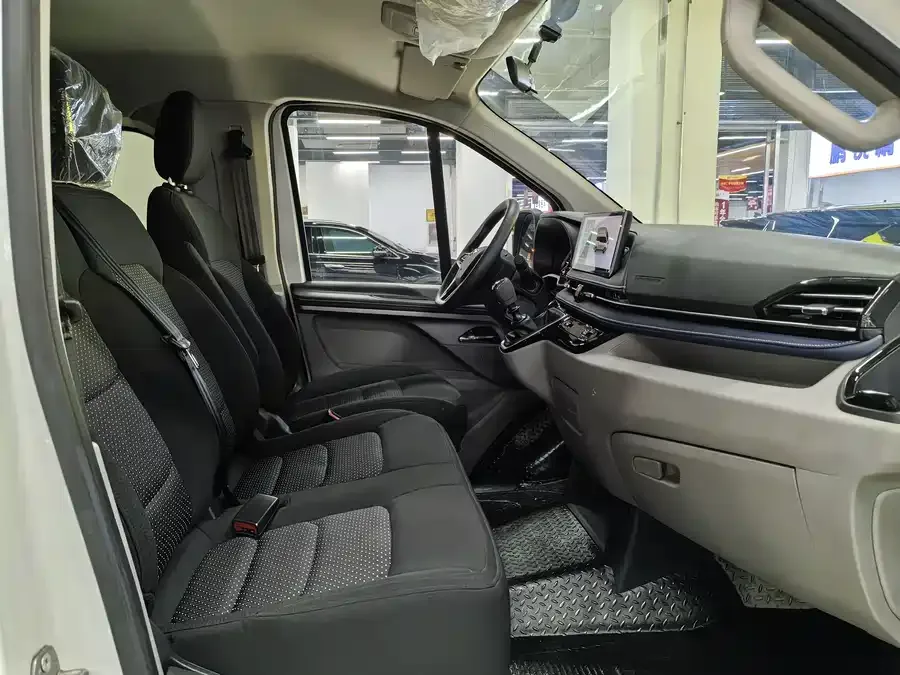 Maxus Xintu V70 Xintu V70 2023 2.0T Elite Edition Manual Short Axle Low Top 5/6 Seaters (125Ps) 2023 — миниатюра 4
