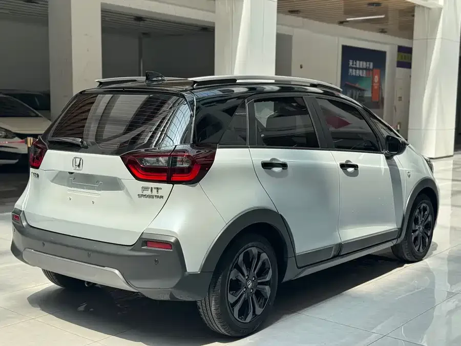 Honda Fit Fit 2023 1.5L CVT Chaoyue Max Edition 2023 — миниатюра 2