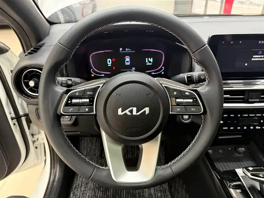 Kia K3 2023 1.4T DCT Luxury Edition 2023 — миниатюра 5
