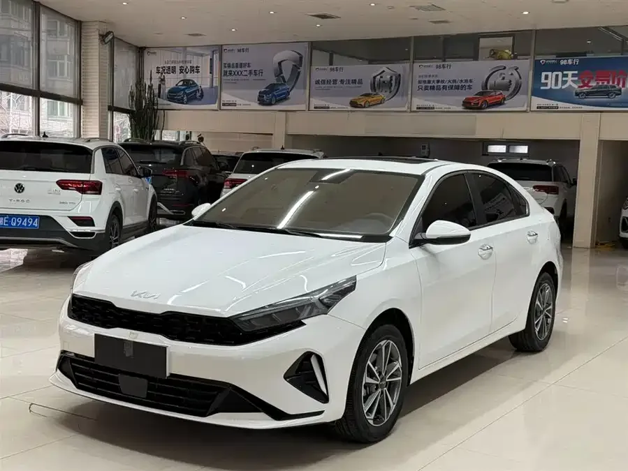 Kia K3 2023 1.4T DCT Luxury Edition 2023 — фото 1, купить с доставкой в Москву