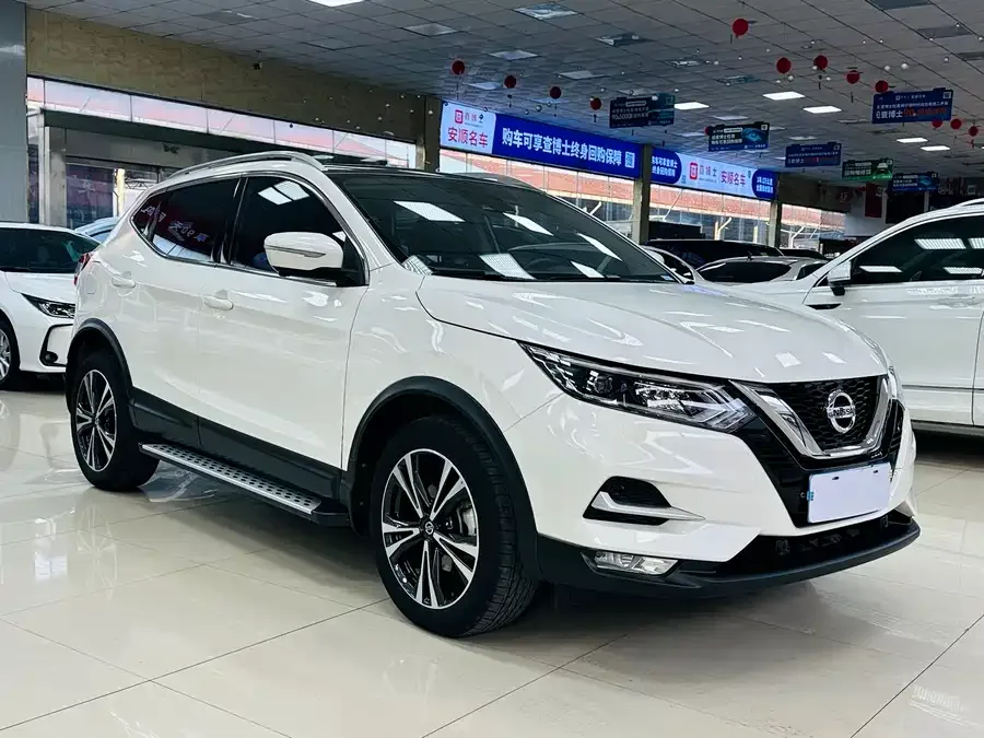 Nissan Qashqai Qashqai 2022 2.0L CVT XV Prem Luxury Edition 2022 — фото 1, купить с доставкой в Москву