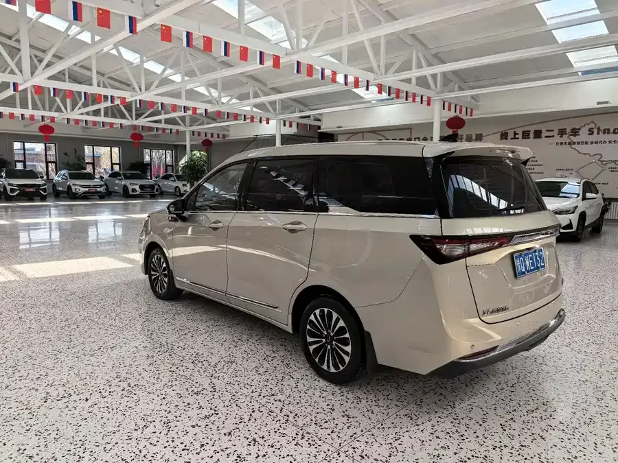 Wuling Jiachen Wuling Jiachen 2022 1.5T CVT exclusive flagship model 2024 — миниатюра 2