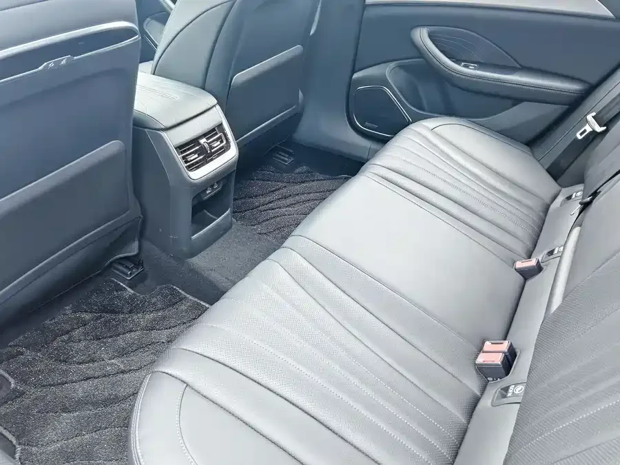 Hongqi H5 Hongqi H5 2023 1.5T DCT Zhilian Qiyun Edition 2023 — миниатюра 3