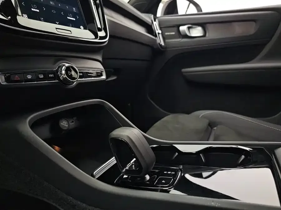 Volvo XC40 New Energy Volvo XC40 PHEV 2024 Long Range PRO 2024 — миниатюра 5