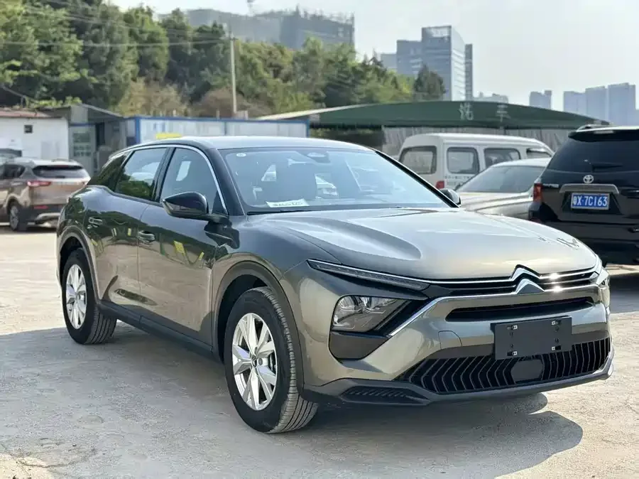 Citroen Versailles C5 X Versailles C5 X 2025 1.6T Overseas Edition 2025 — миниатюра 3