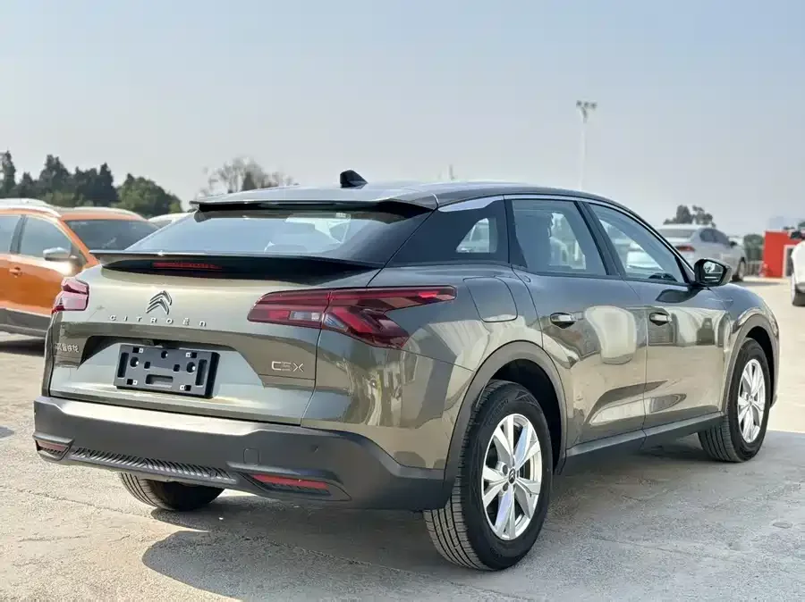Citroen Versailles C5 X Versailles C5 X 2025 1.6T Overseas Edition 2025 — миниатюра 4