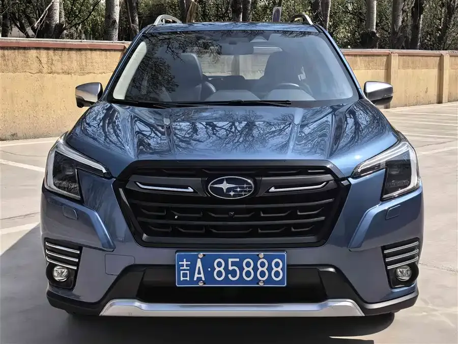 Subaru Forester 2022 Forester 2.0i AWD Ultimate Edition EyeSight 2022 — миниатюра 3
