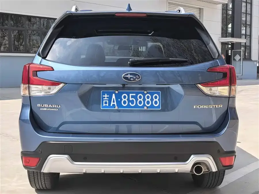 Subaru Forester 2022 Forester 2.0i AWD Ultimate Edition EyeSight 2022 — миниатюра 5