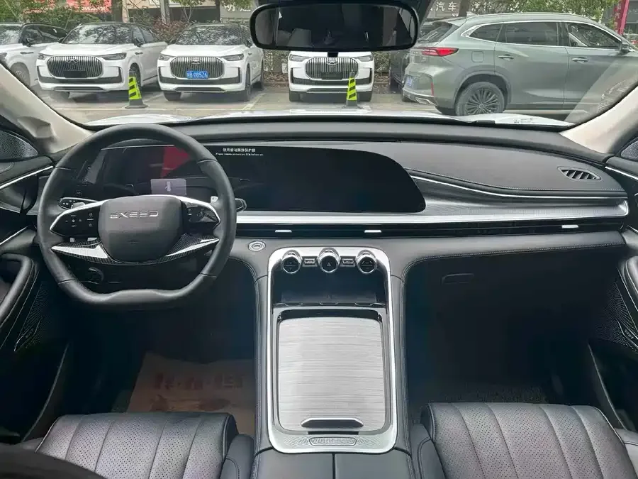 Exeed TXL Xingtu Lingyun 2025 300T 2WD Star Edition 2024 — миниатюра 2
